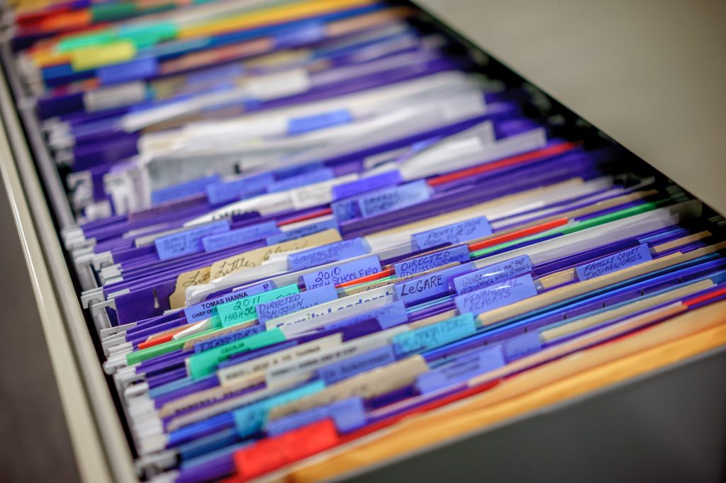 Hanging files in drawer