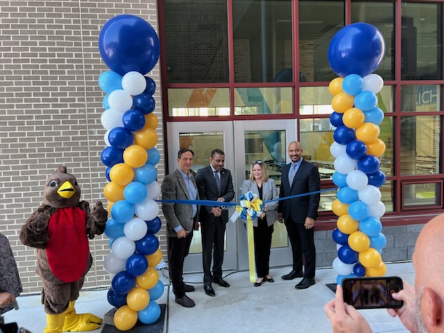 Richmond Elementary School Ribbon Cutting