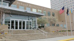 The School District of Philadelphia Central Office building at 440 North Broad Street.