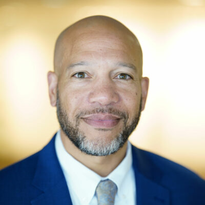 Dr. Noah Tennant headshot